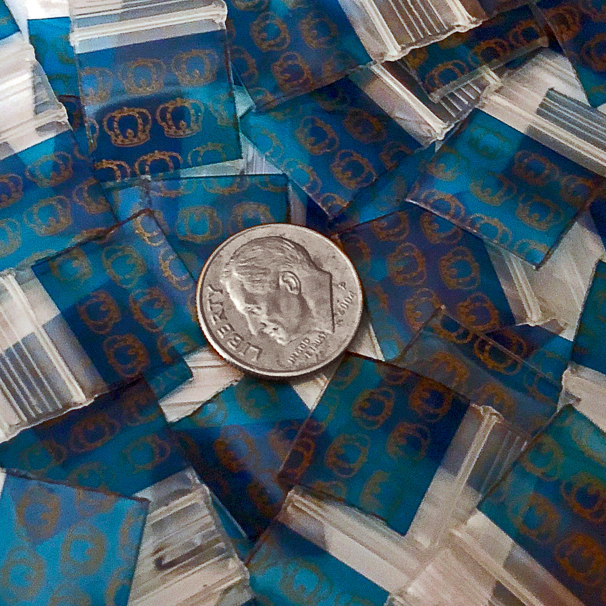 Resealable Original Apple Bags with 5/8" x 5/8" size and KING CROWN branding, made for secure storage and packaging.