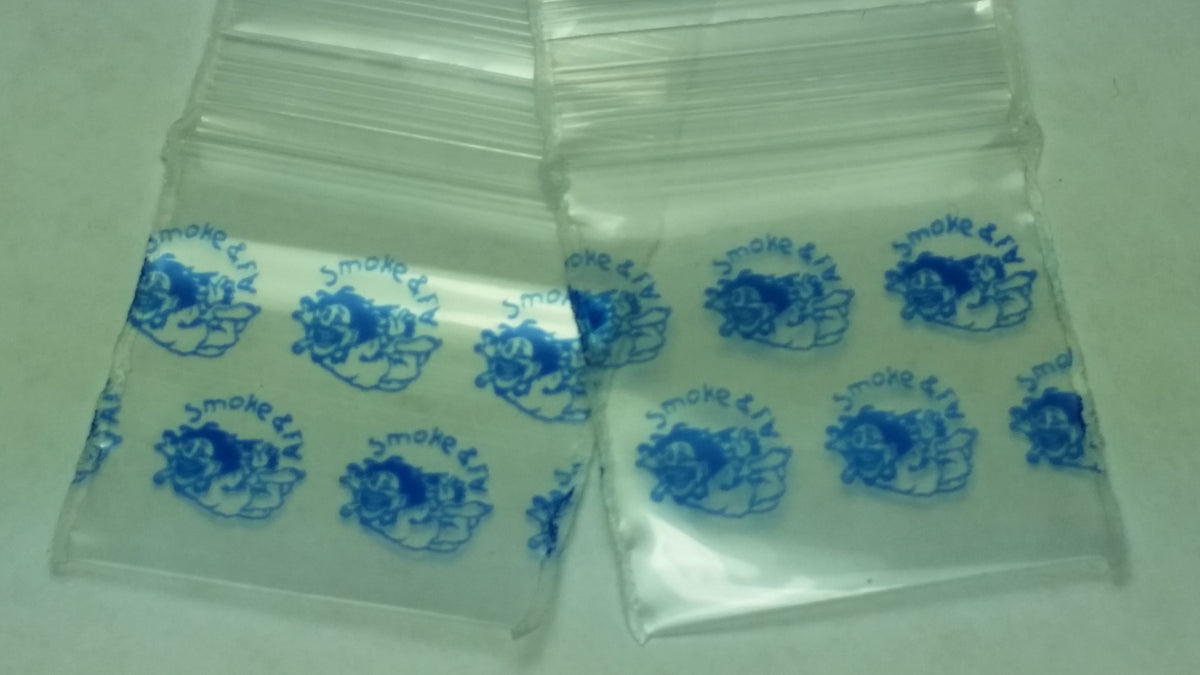Original Apple Bags smoke fly-shaped paper bags, 1.25 x 0.75 inches, featuring a smoke fly design for packaging or decoration.