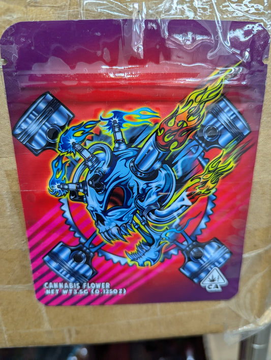 Smell-proof Skull Gears storage bags by The Baggie Store, 50-pack, with black skull design on durable, resealable storage bags.
