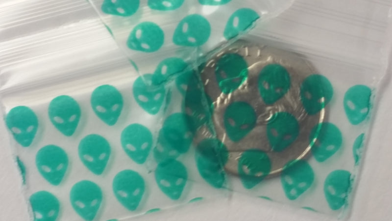 1034 Original Mini Ziplock 2.5mil Plastic Bags 1" x 3/4" Reclosable Baggies (Green Alien) - The Baggie Store