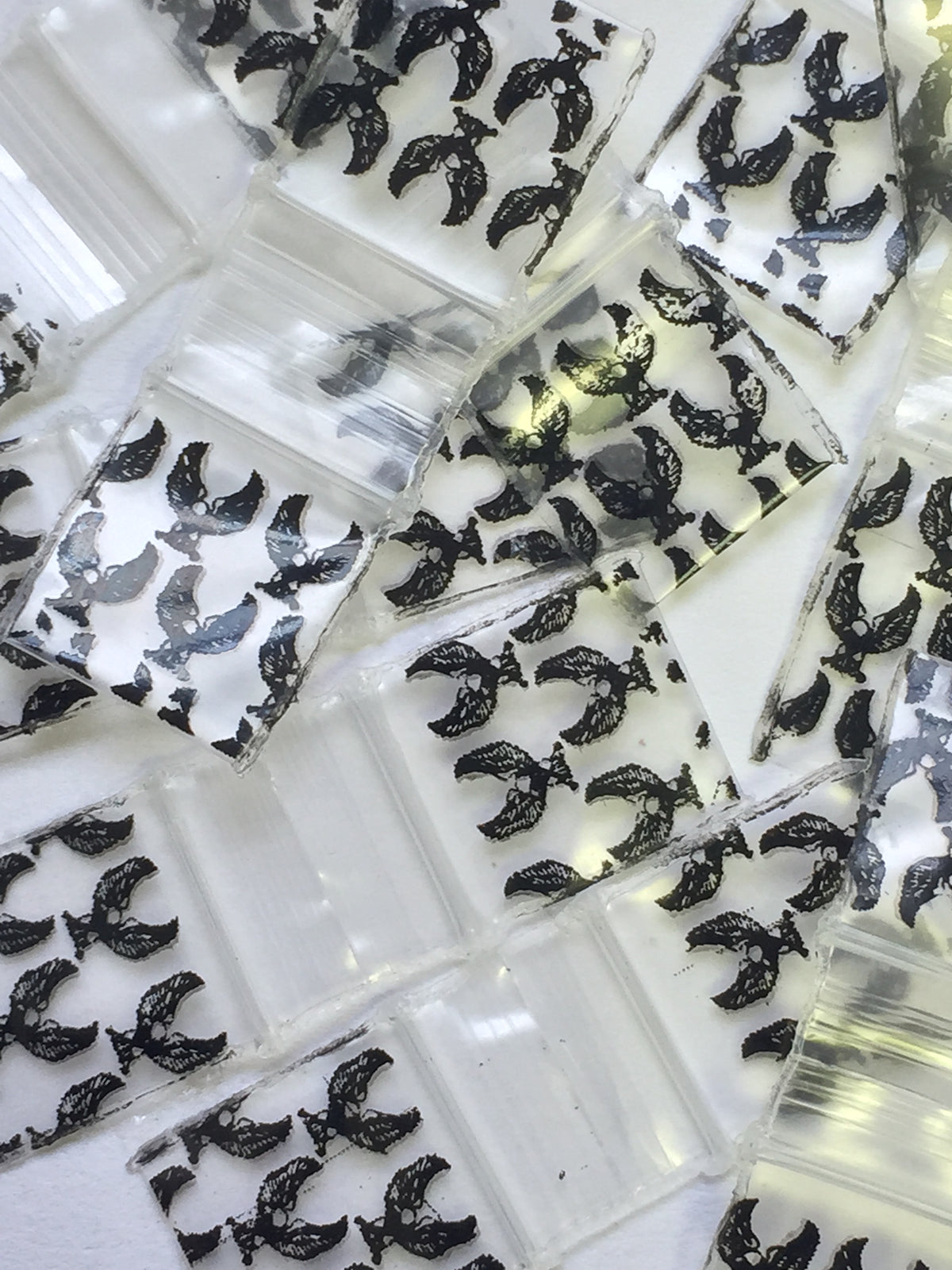 Resealable 1212 Original Apple Bags by EAGLE, 1/2 inch by 1/2 inch size for secure storage and packaging.