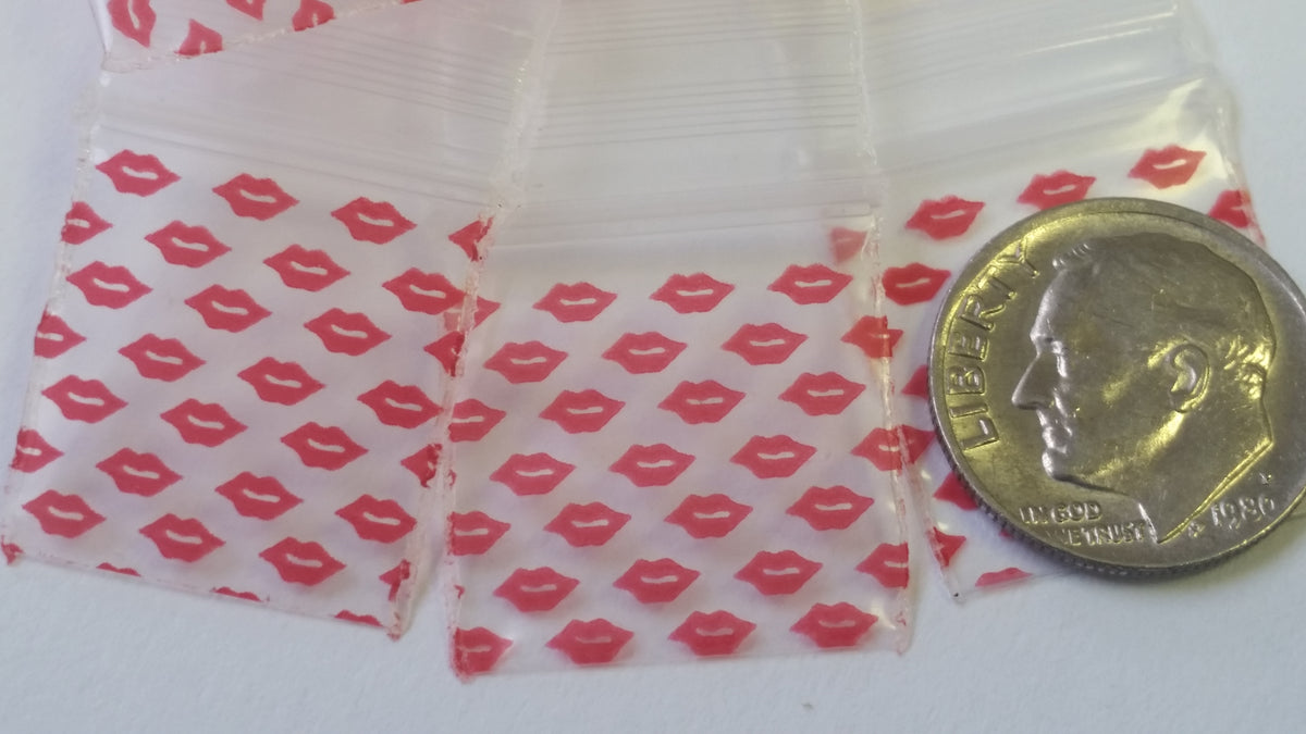 Resealable Original Apple Bags in 3/4" x 3/4" size with lips, clear plastic packaging for secure storage.