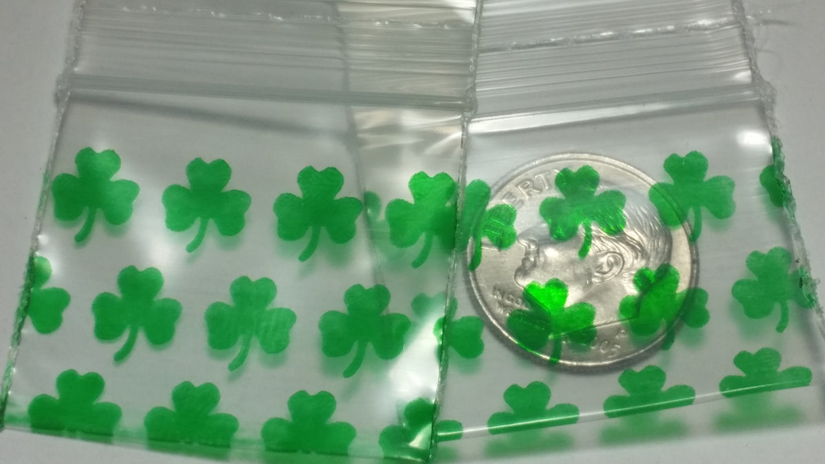 Original Apple Bags resealable bags, 1.25" x 1", with Clover design, ideal for storing small items or snacks.