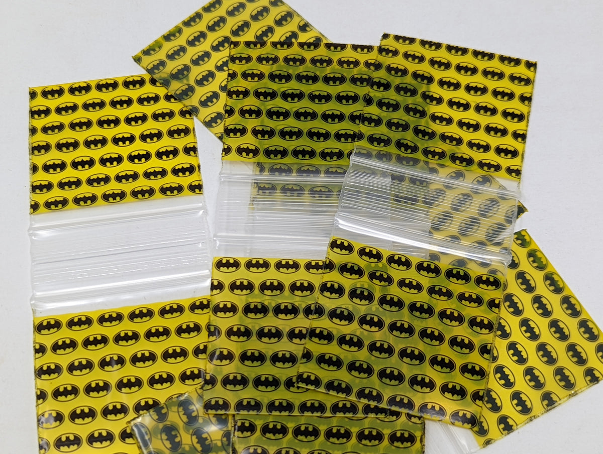 Resealable Batman-themed snack bags by Original Apple Bags, featuring Batman logo and colorful design for kids.